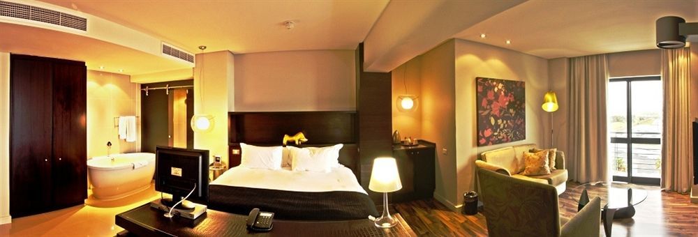 Colosseum Hotel 4*